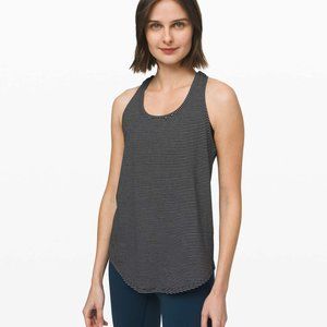 Lululemon UGC LOVE TANK *PLEATED, Size 4